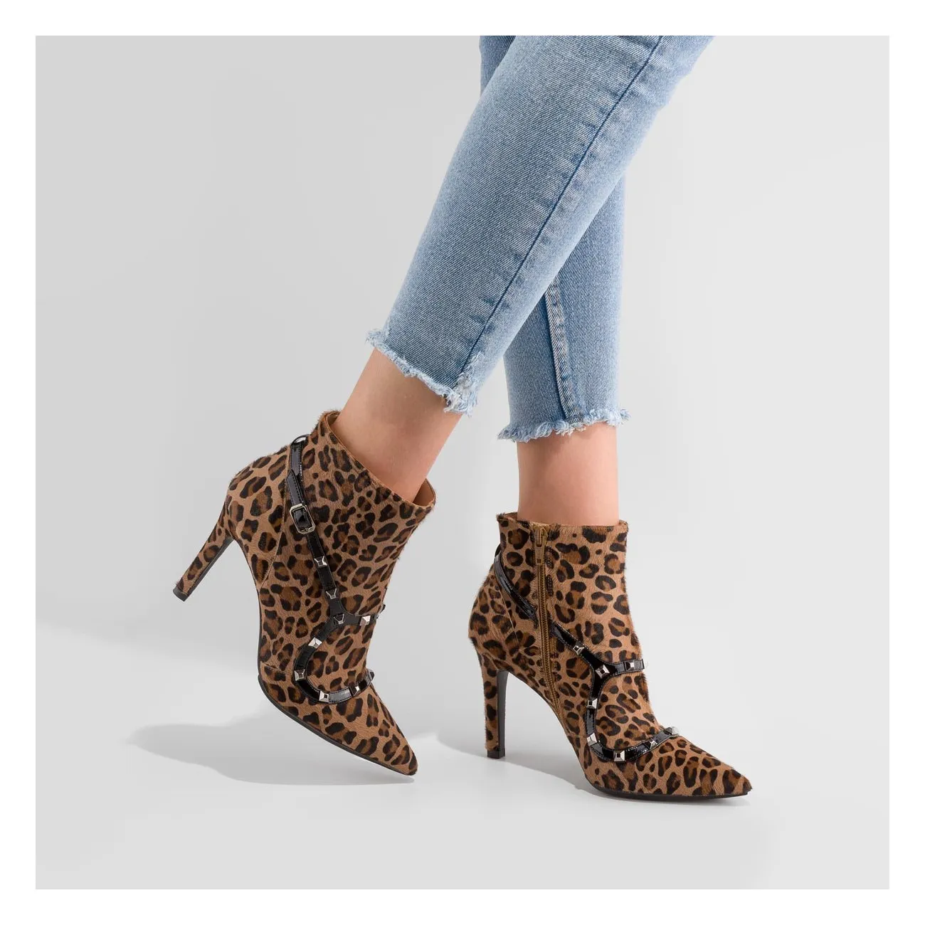 Bottine en cuir avec imprimé animal et clous métalliques argentés | Chaussures femme LODI en ligne