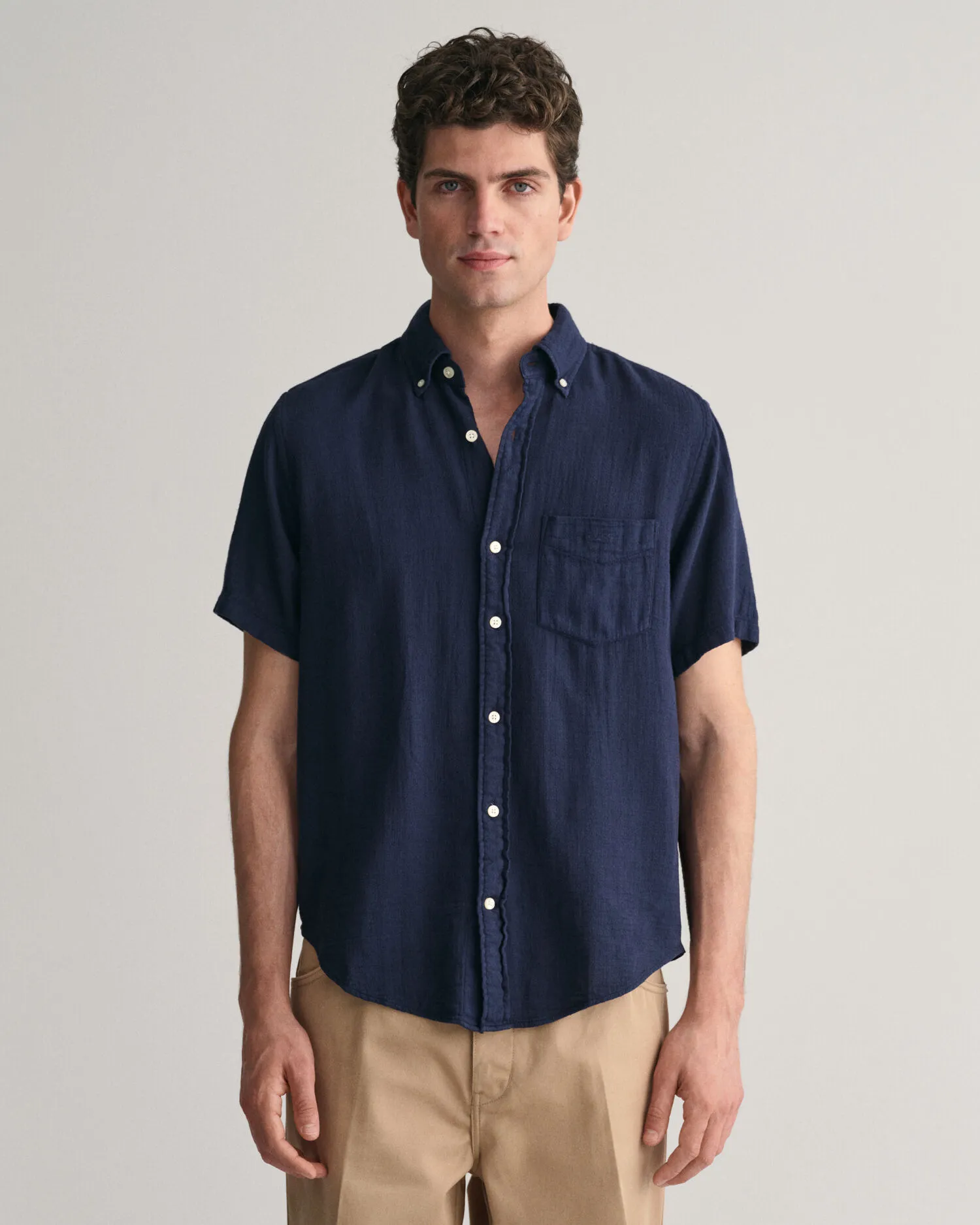 Chemise regular fit texturée en coton et lin à manches courtes