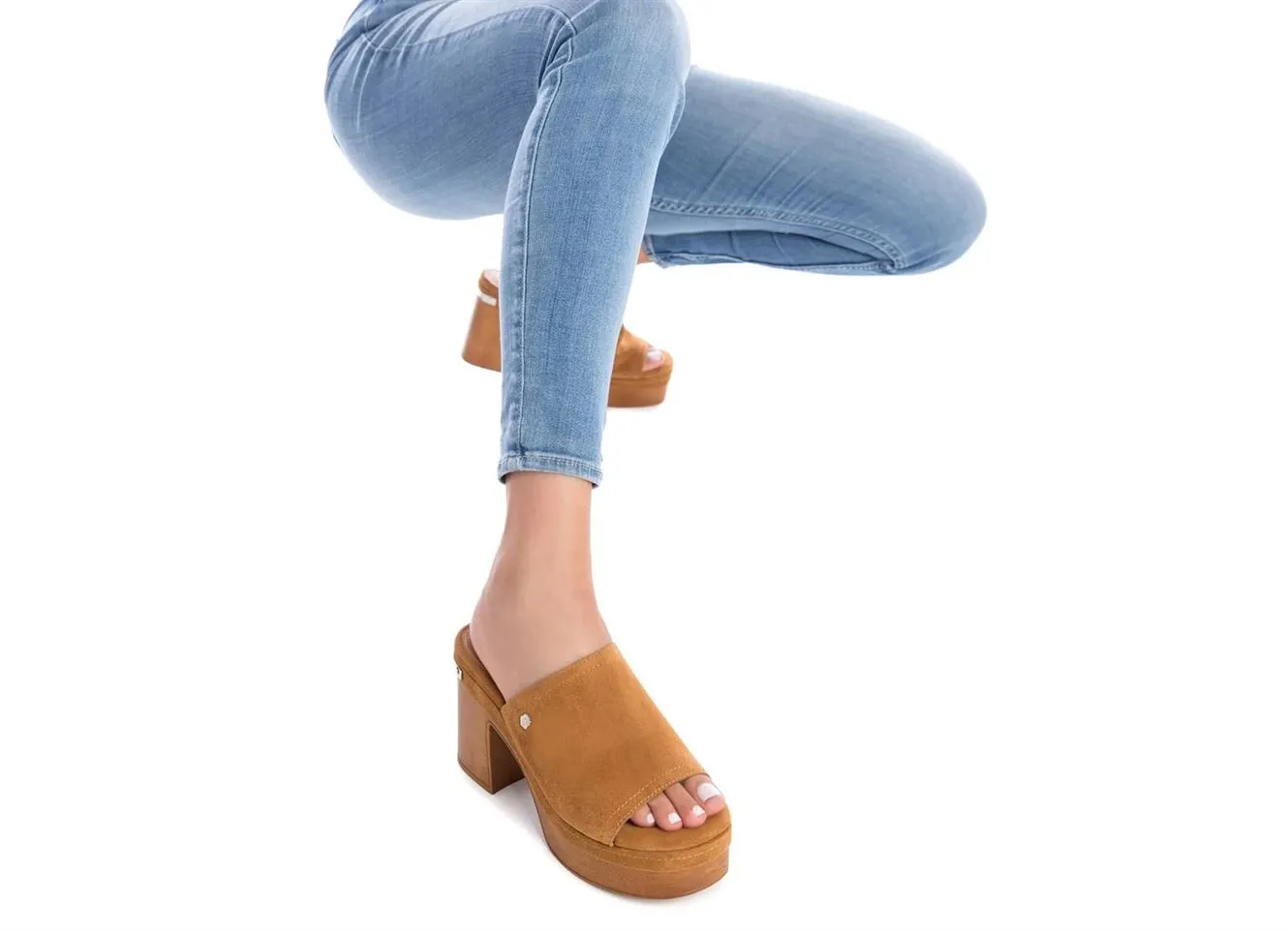 mules et sabots Carmela  60677 camel 