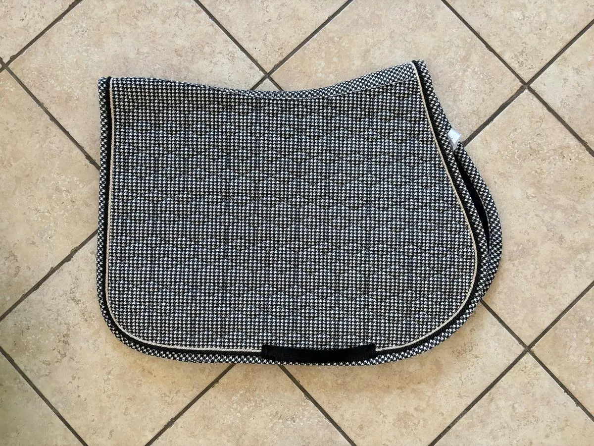 Tapis kentucky pied de poule noir